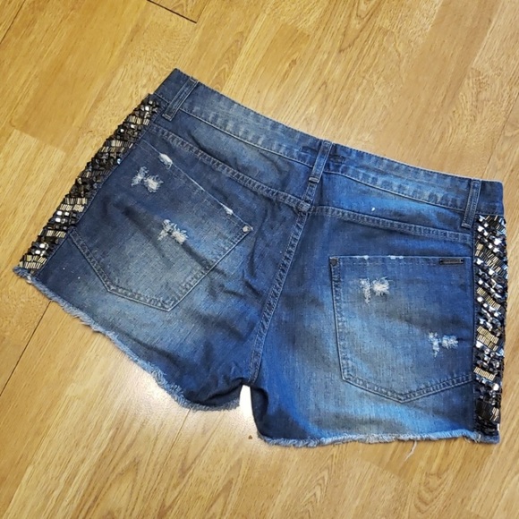 Brazilian denim embellished distressed shorts - Picture 4 of 4